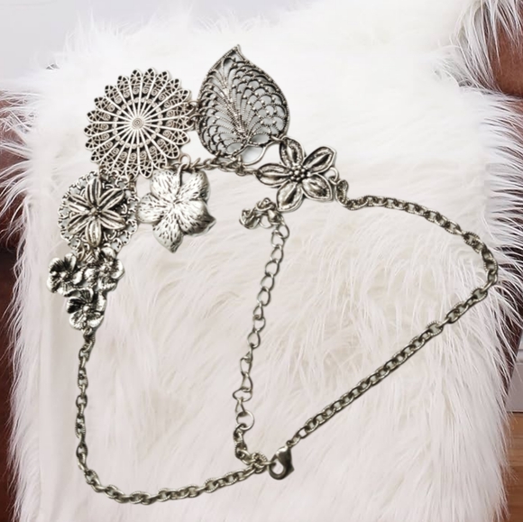 .🎄10/$20. Premier Designs ~ Gun Metal Gray Botanical Flower Plant  Necklace - Picture 4 of 6